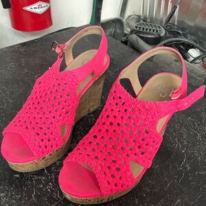 hot pink chunky heeled sandals